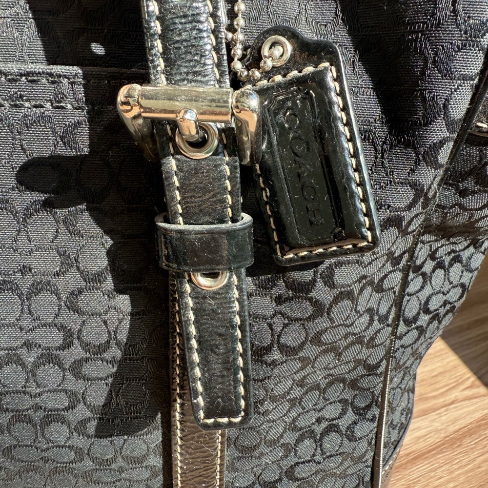Vintage Y2K COACH Gallery Signature “C” Tote – Black Patent Trim (Style F12344) - Picture 8 of 15